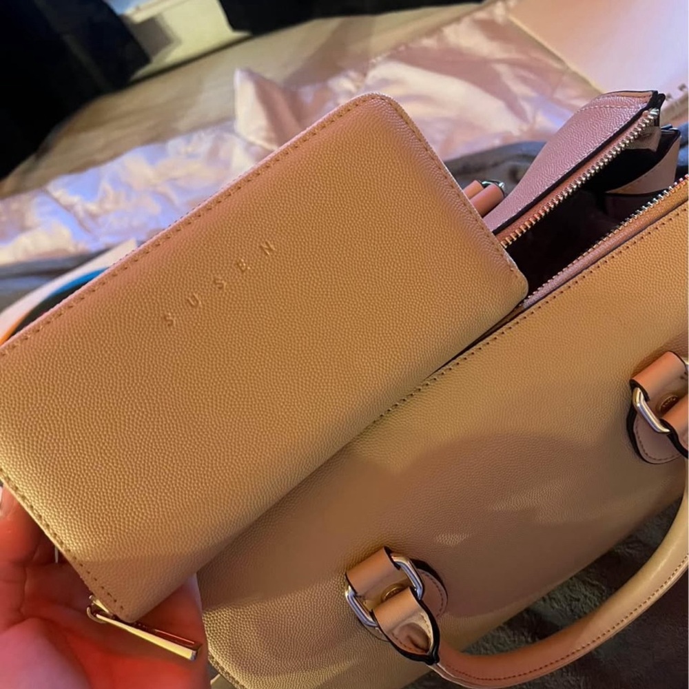 Tan Handbag - Picture 3 of 4